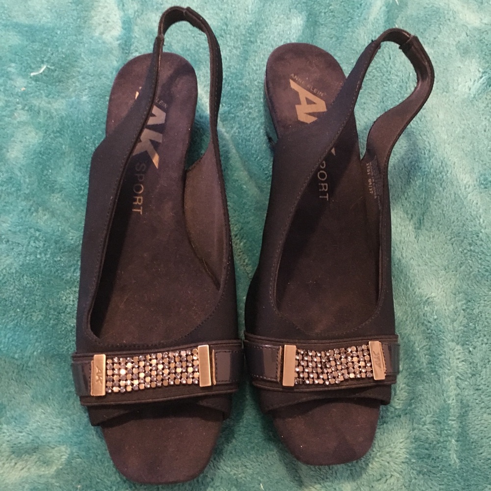 Anna Klein sport sandals size 8m, navy blue
